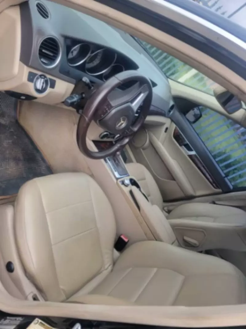 Mercedes-Benz C 300   - 2012