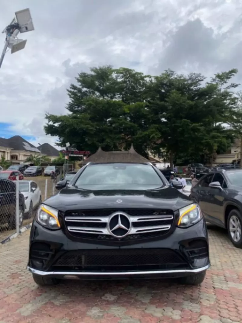 Mercedes-Benz GLC 300   - 2019