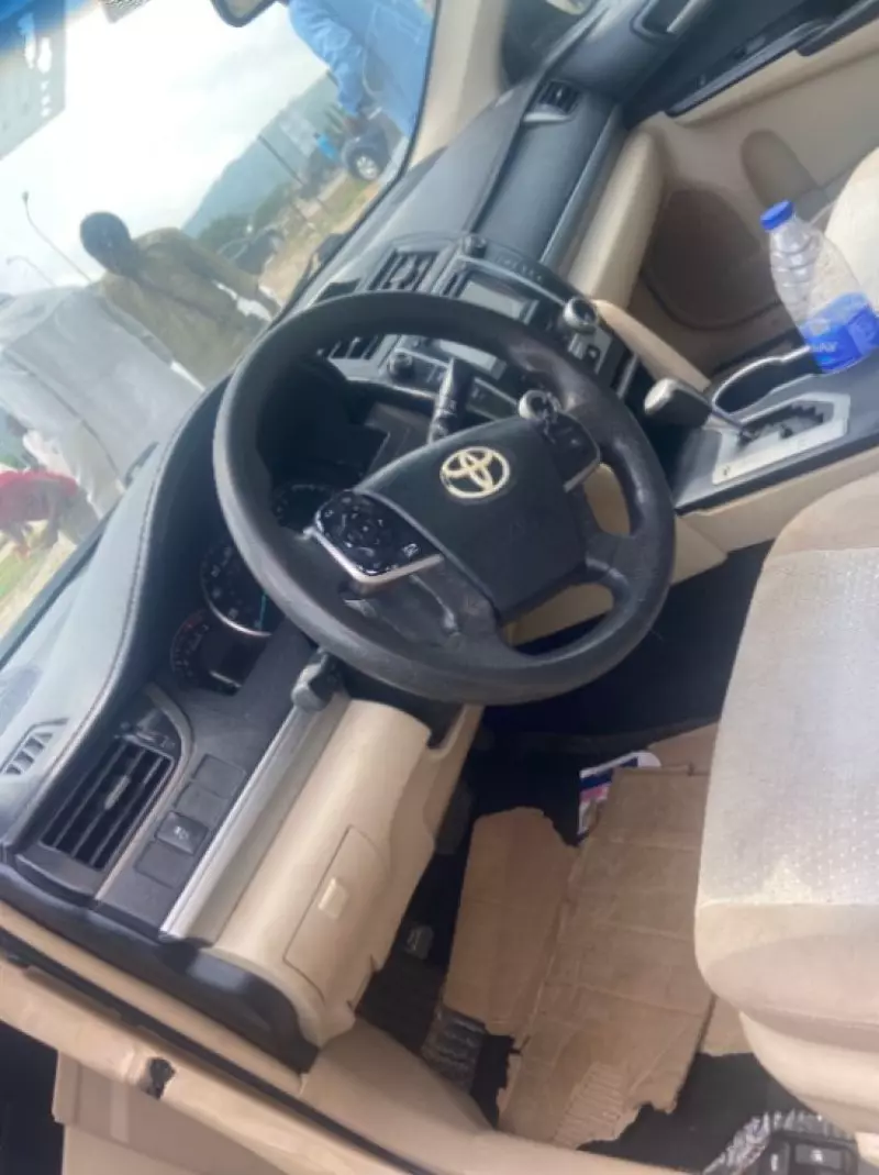 TOYOTA Camry - 2012