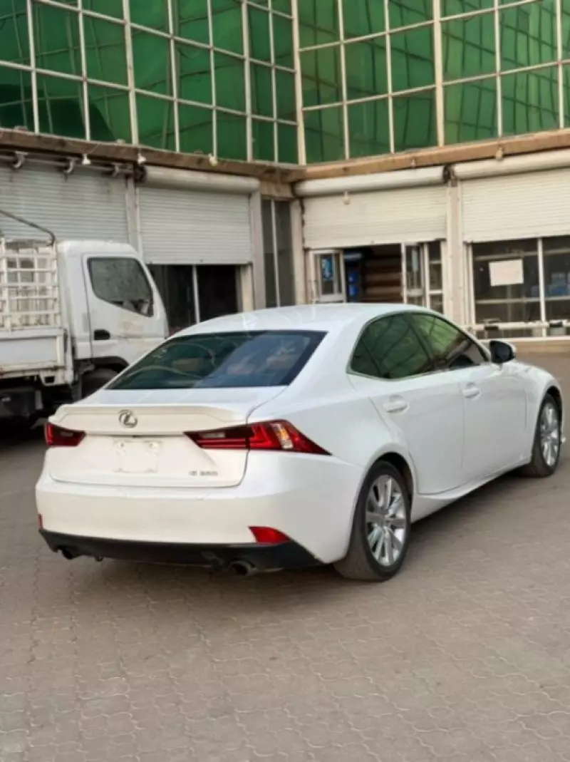 Lexus IS 250   - 2015