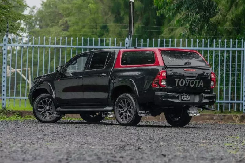 TOYOTA Hilux   - 2022