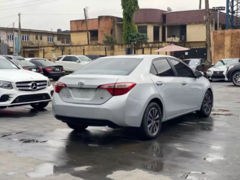 Toyota Corolla   - 2014