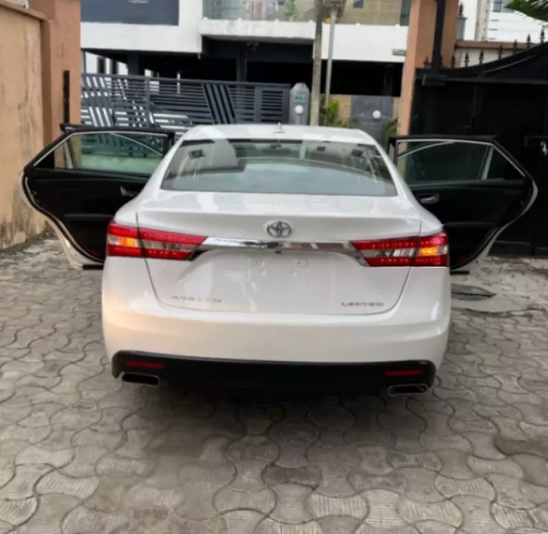 TOYOTA Avalon - 2014