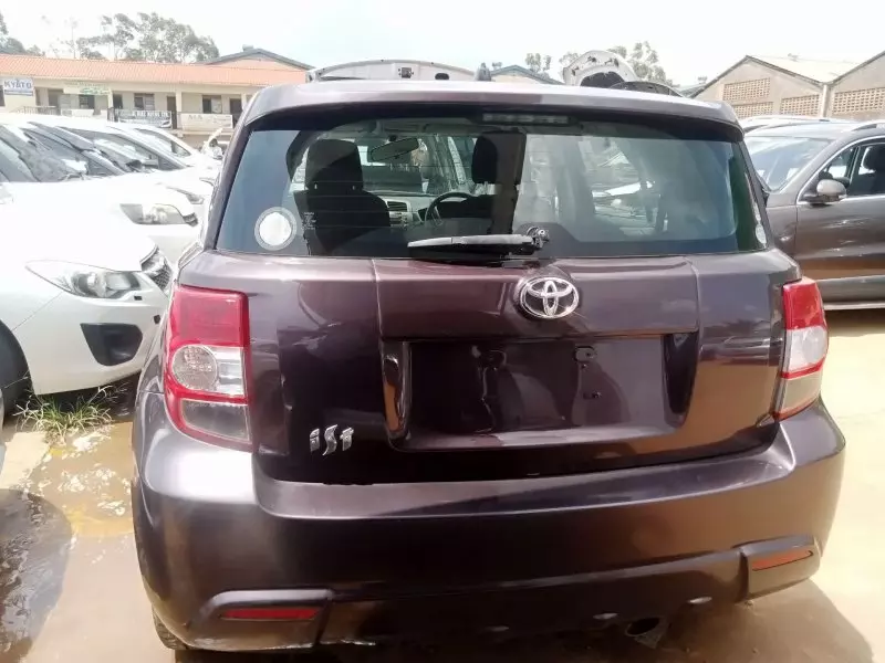 Toyota Ist    - 2012
