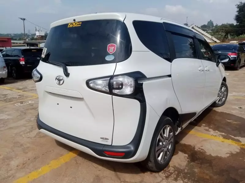 Toyota Sienta   - 2016