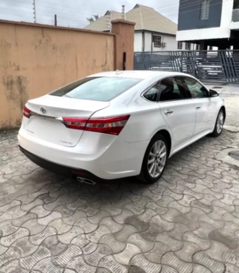 TOYOTA Avalon - 2014