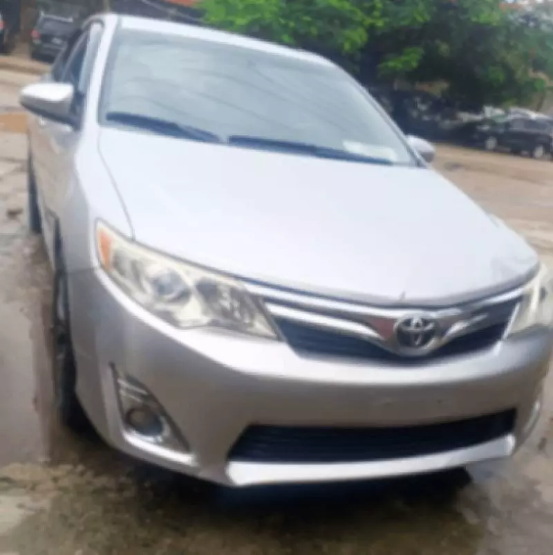 TOYOTA Camry   - 2012