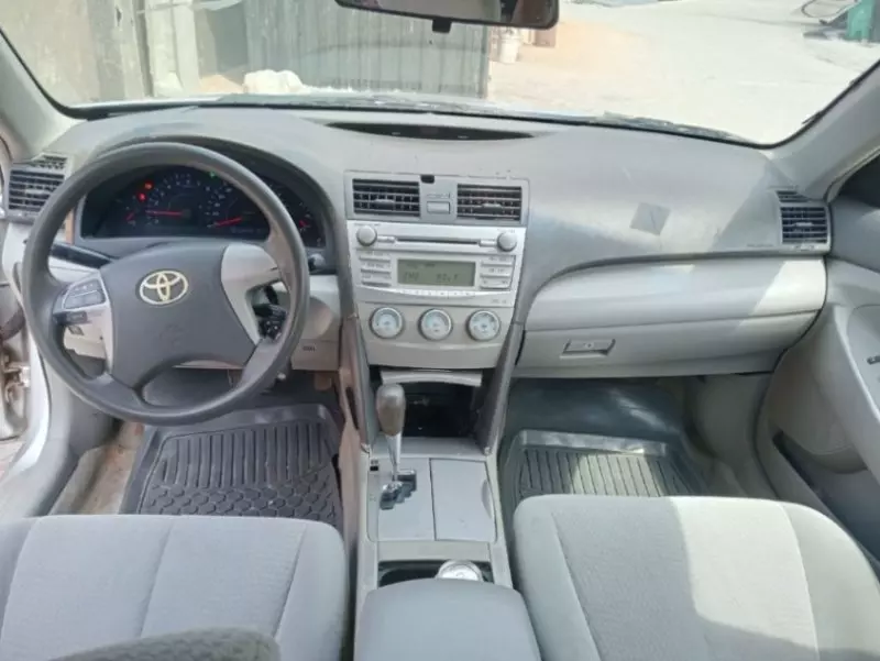 Toyota Camry   - 2010