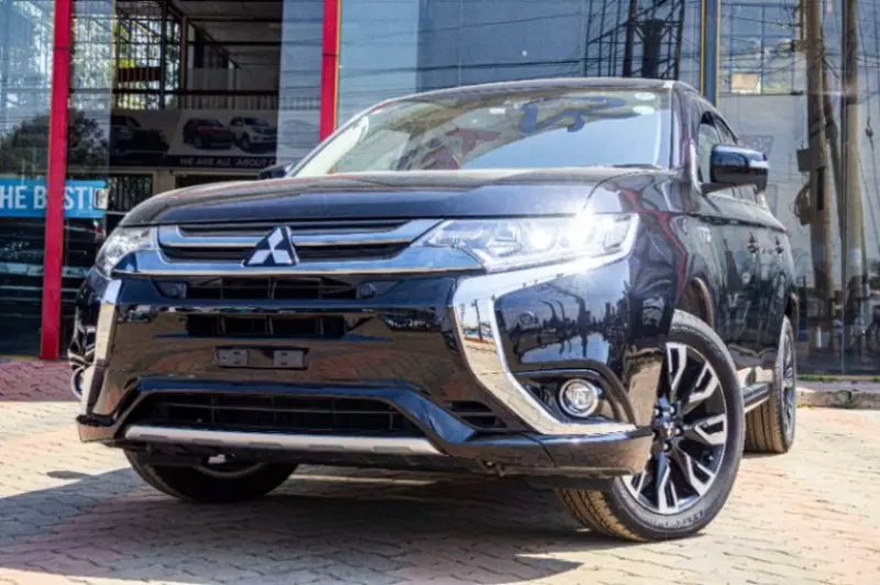 Mitsubishi Outlander hybrid    - 2018