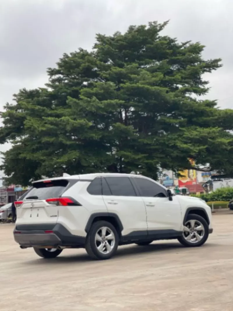 TOYOTA RAV 4   - 2021