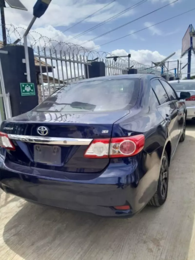 Toyota Corolla   - 2011