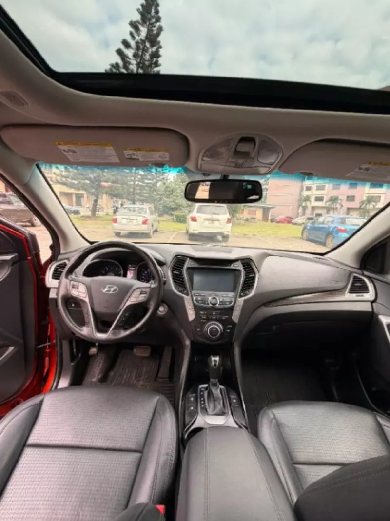Hyundai Santa FE   - 2015