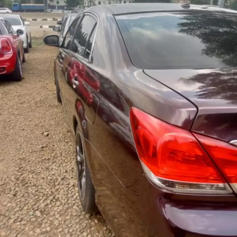 TOYOTA Avalon   - 2011