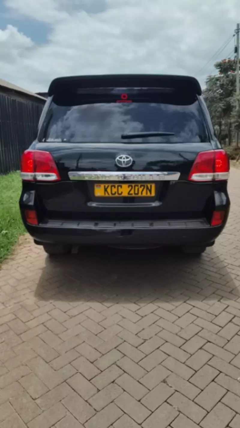 TOYOTA Land Cruiser   - 2009