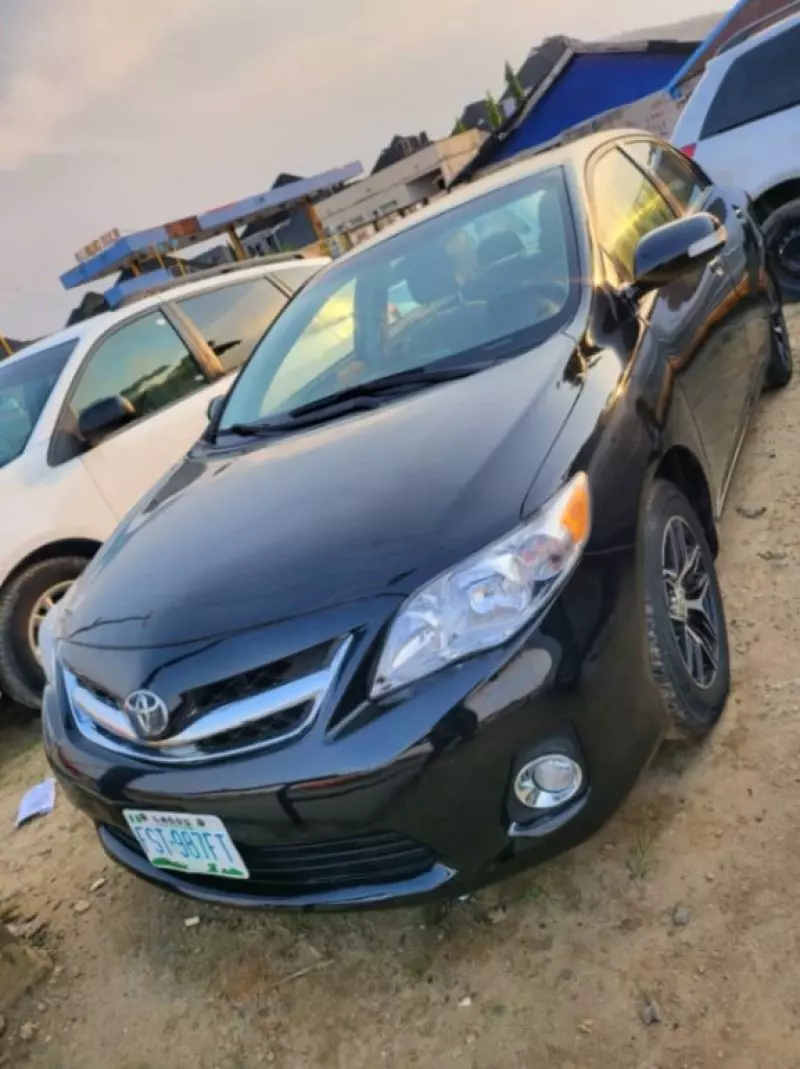 Toyota Corolla   - 2012