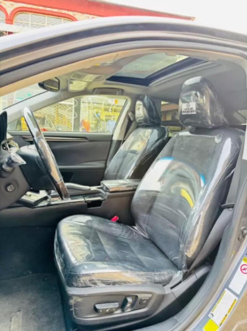 Lexus ES 350   - 2013
