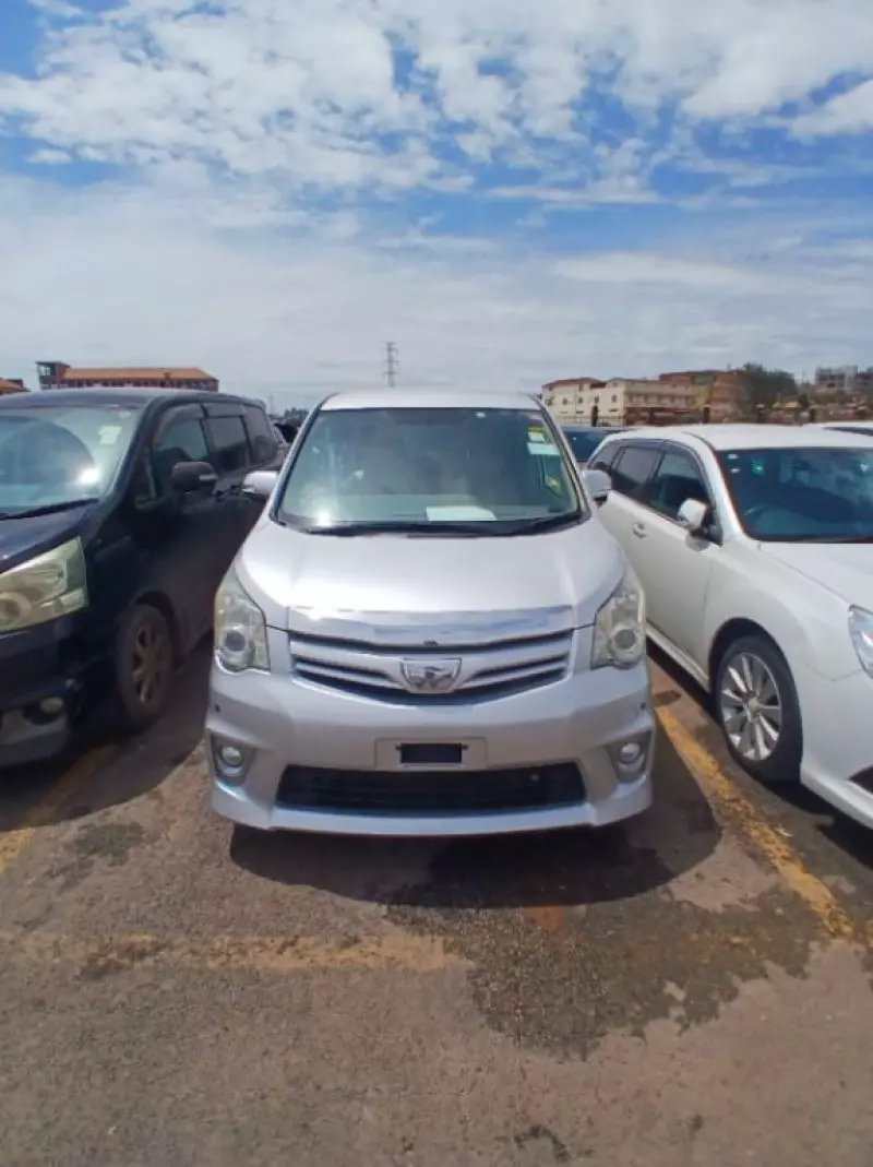 Toyota Noah WXB   - 2012