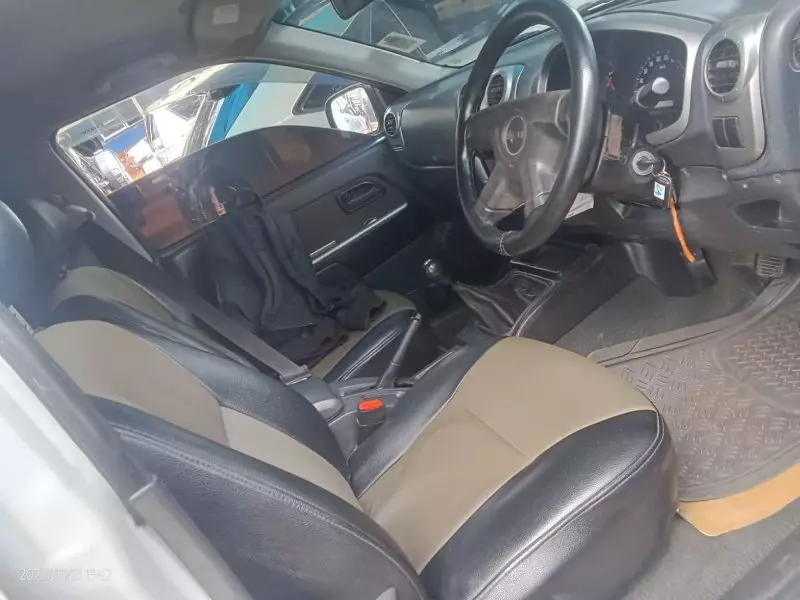 Isuzu D-Max   - 2011