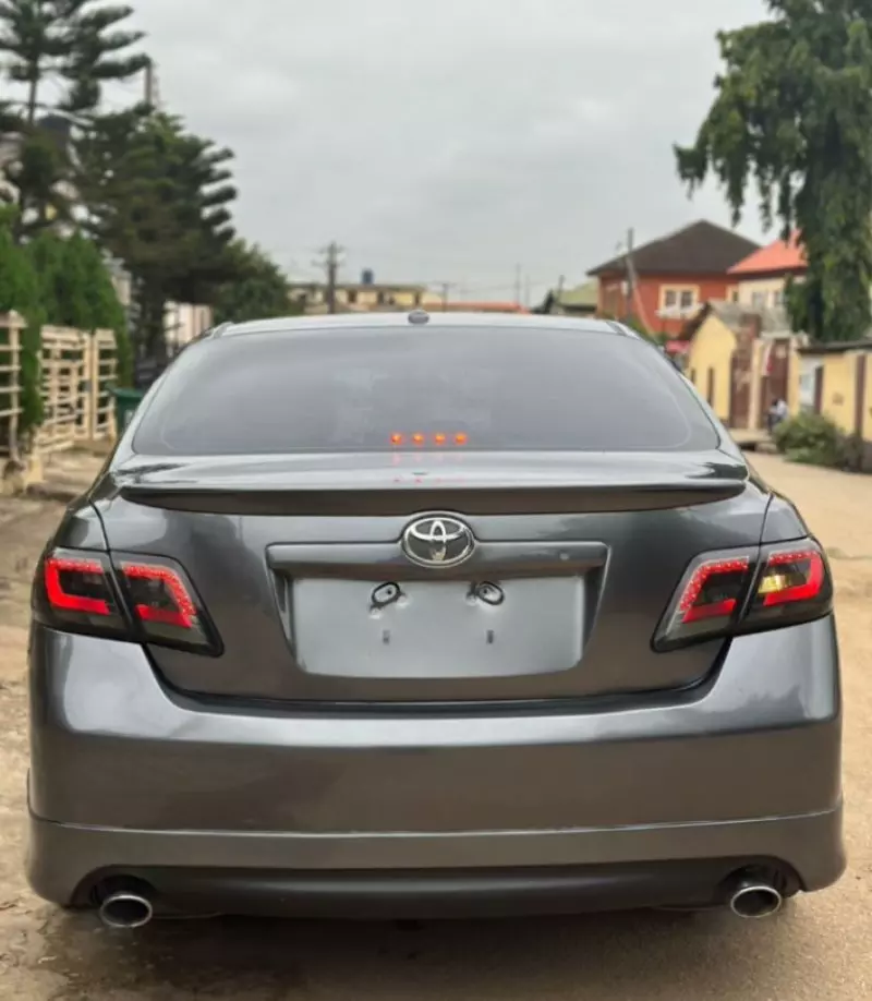 Toyota Camry - 2011