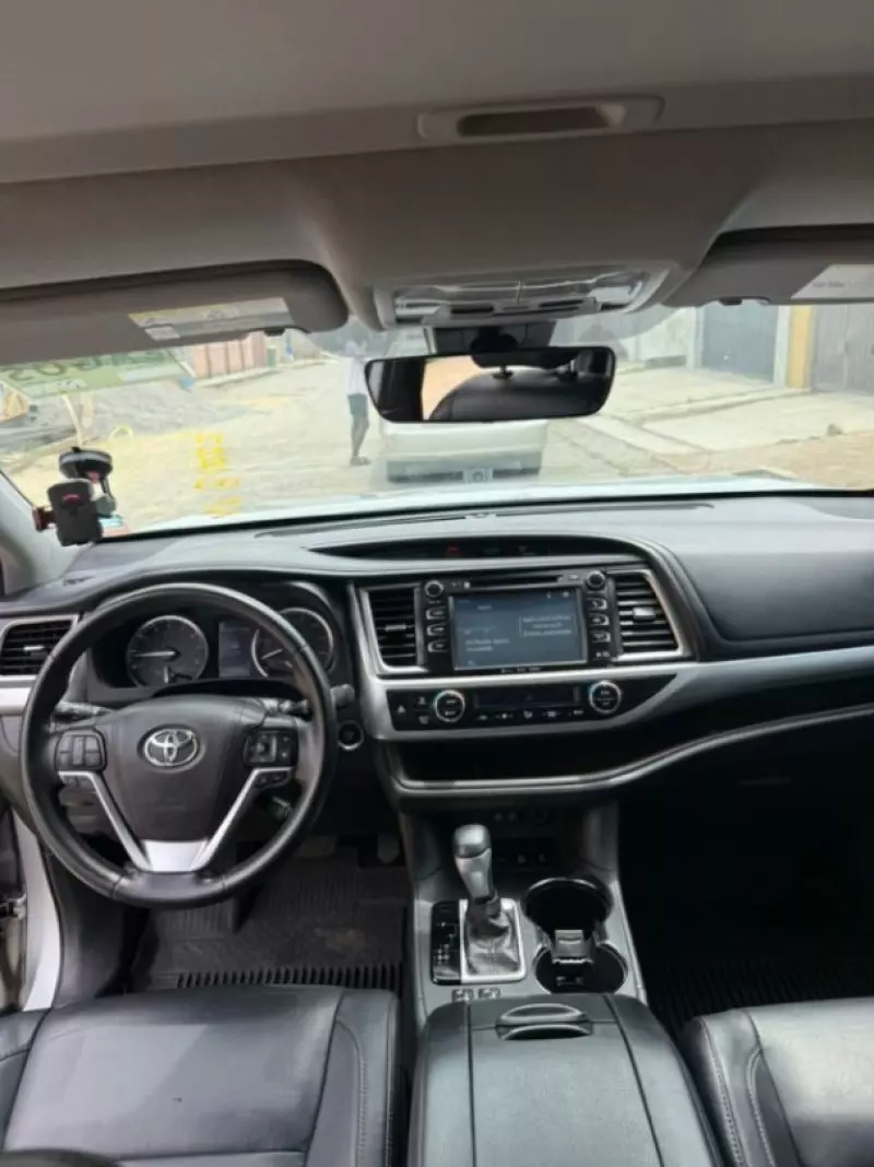 Toyota Highlander   - 2017