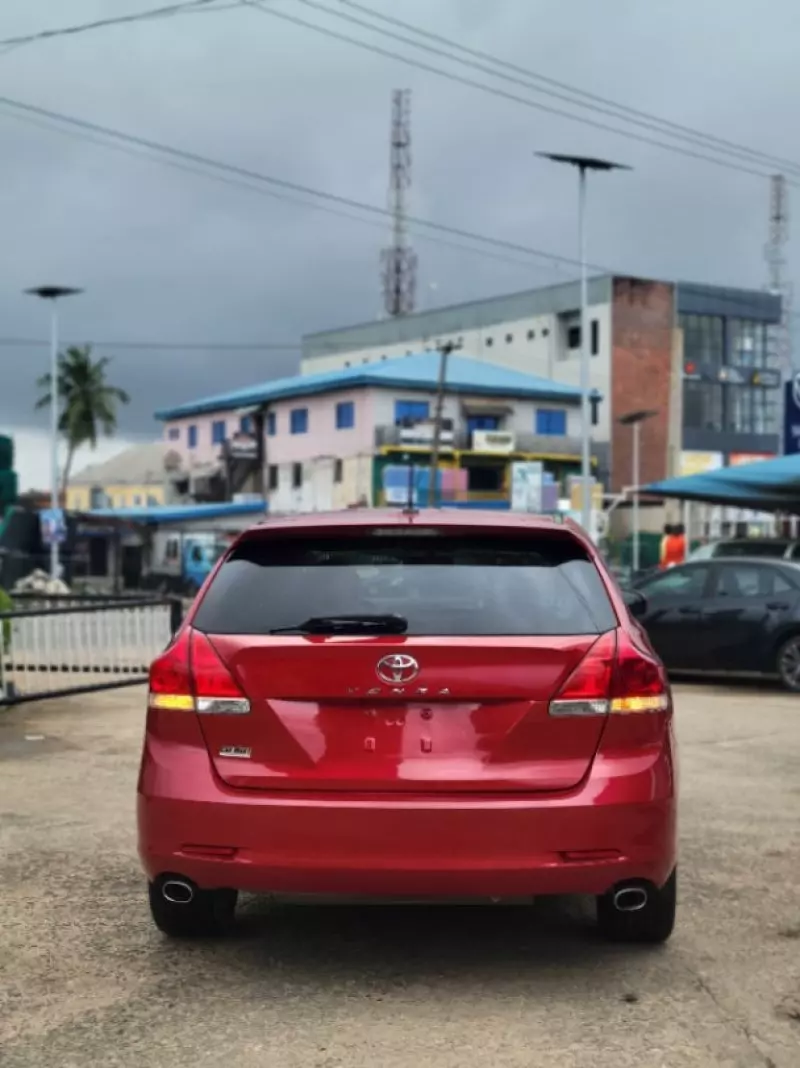 TOYOTA Venza   - 2010