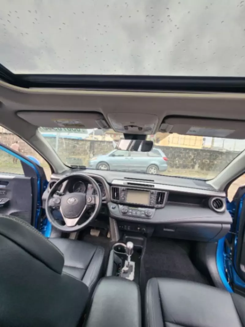 Toyota RAV4   - 2017