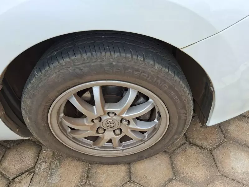 Toyota Auris   - 2012