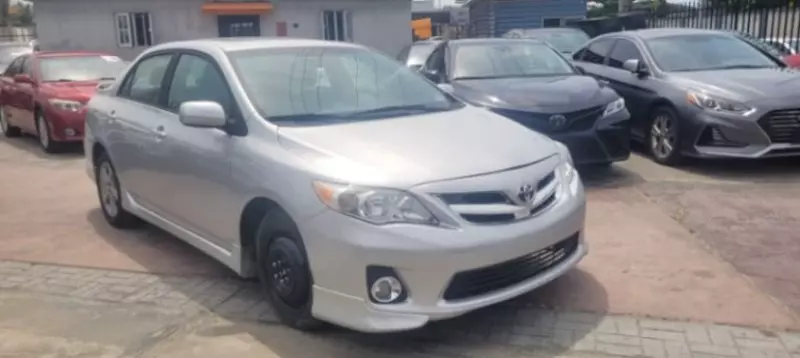 Toyota Corolla   - 2012