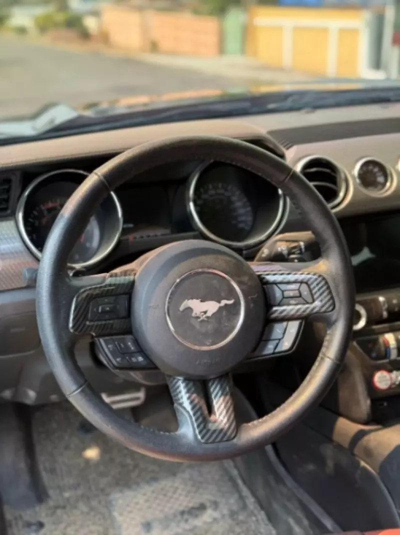 Ford Mustang   - 2017