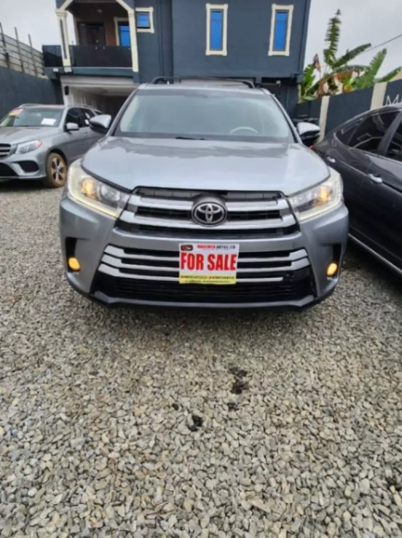 Toyota Highlander   - 2015