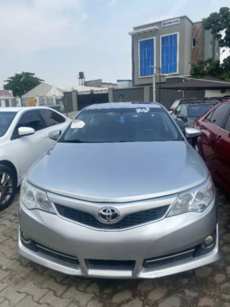 Toyota Camry - 2014