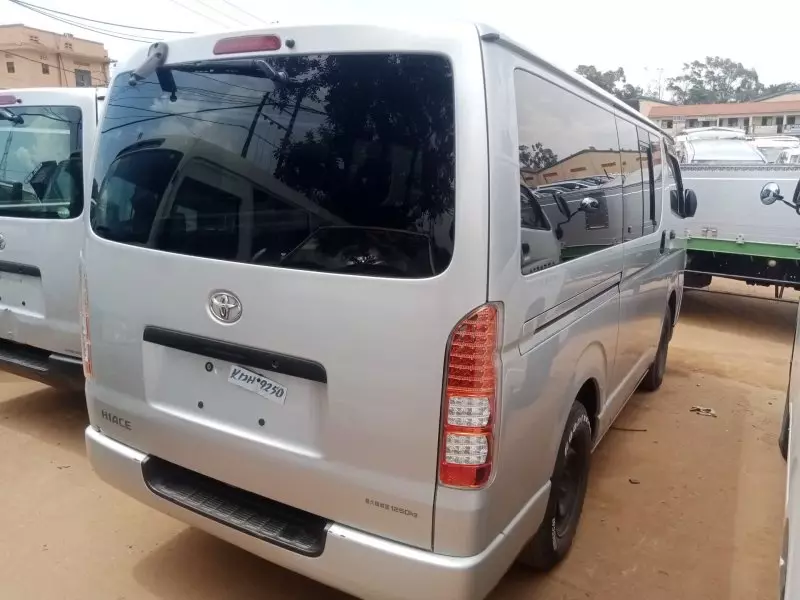 Toyota Hiace   - 2014