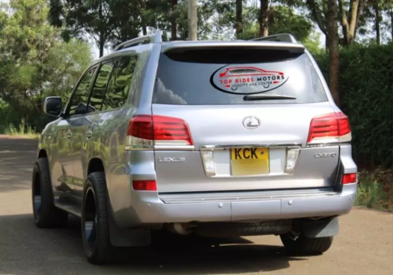 Lexus LX   - 2011