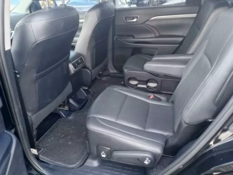 Toyota Highlander   - 2019