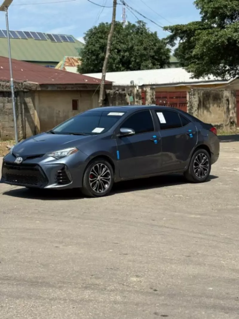 Toyota Corolla   - 2014