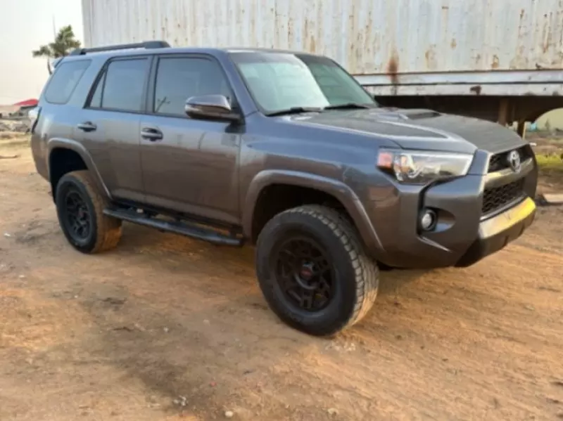 Toyota 4-Runner   - 2016