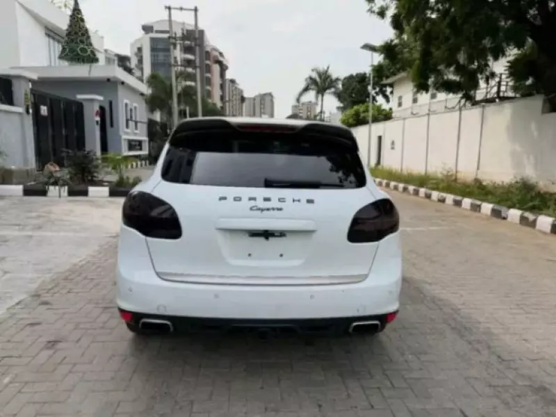 PORSCHE Cayenne   - 2015