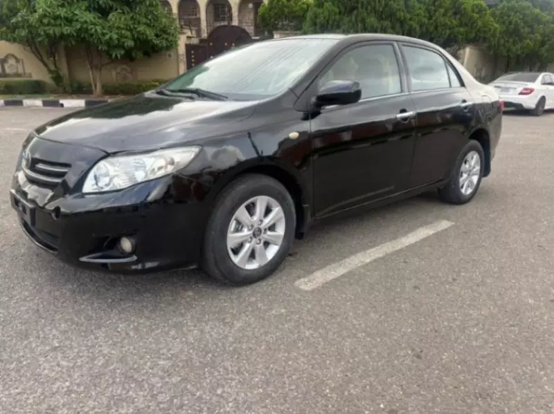 Toyota Corolla   - 2010