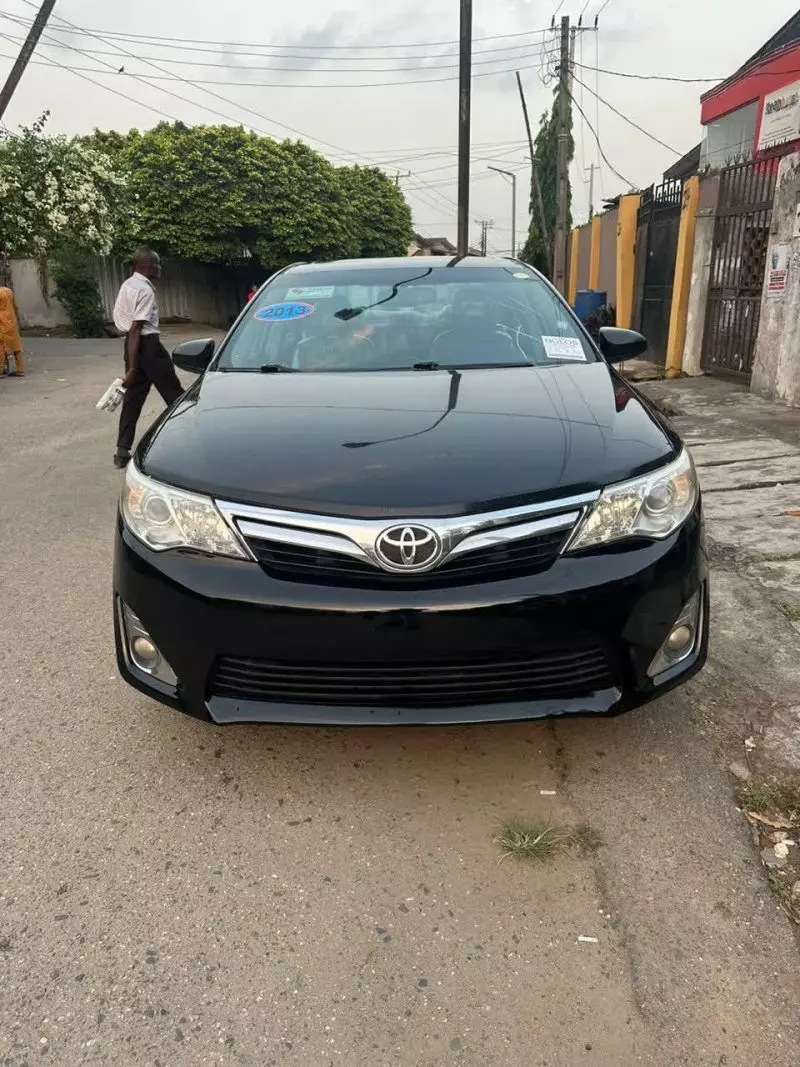 Toyota Camry   - 2013
