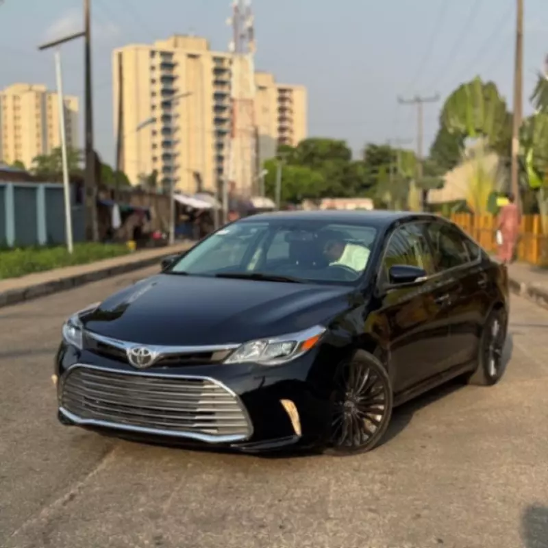 Toyota Avalon   - 2016