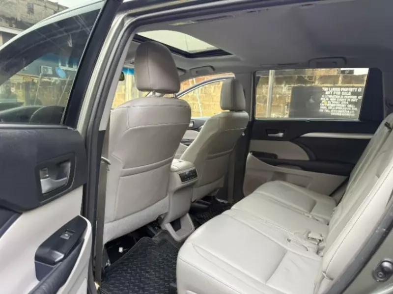 Toyota Highlander - 2015