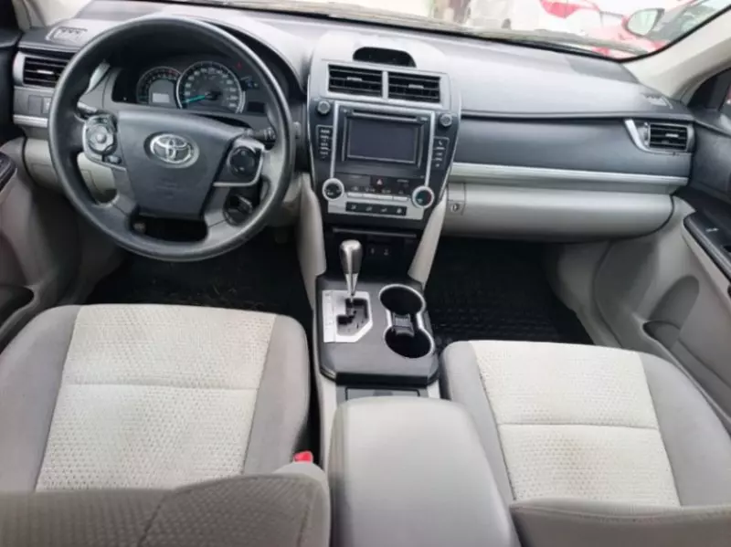 Toyota Camry   - 2012