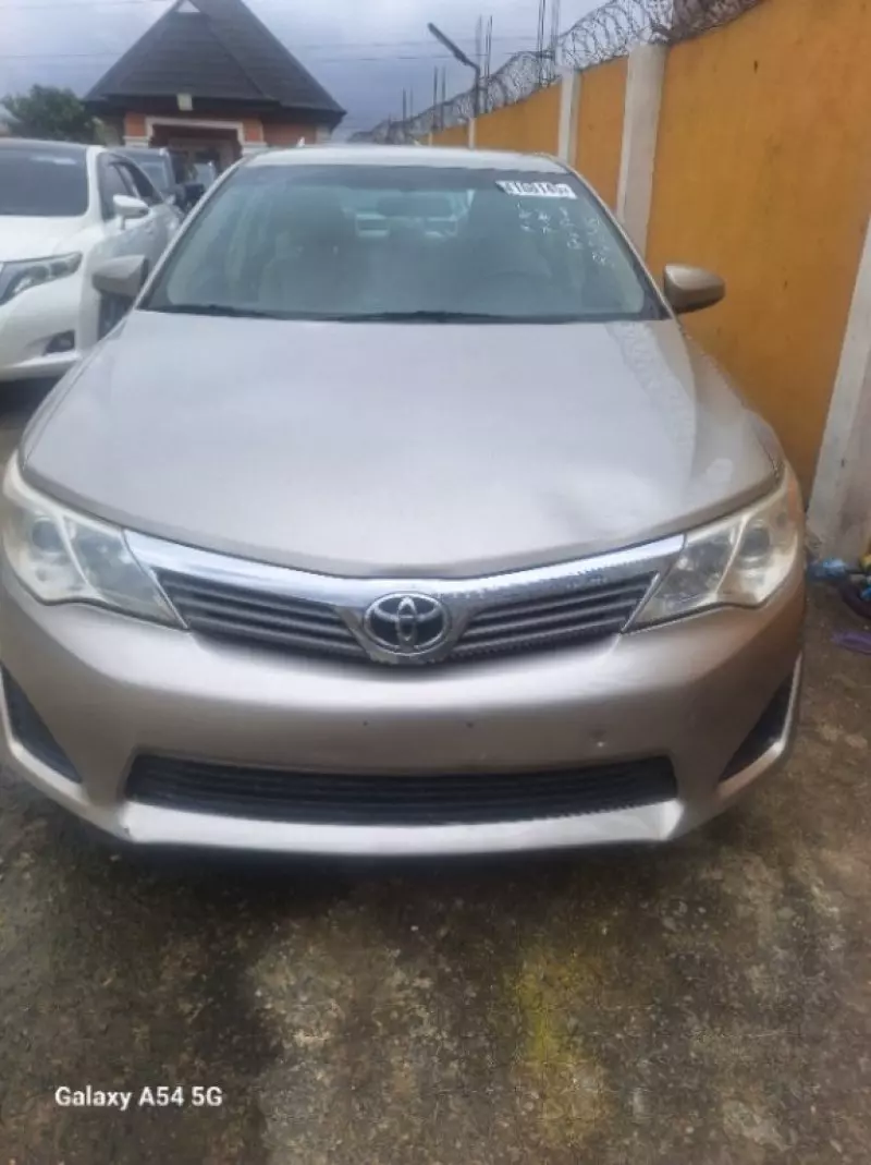 TOYOTA Camry   - 2014