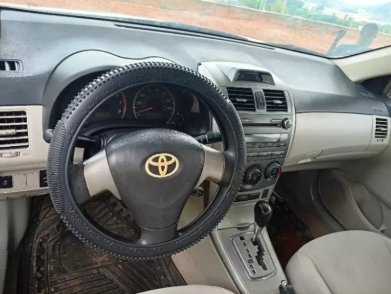 TOYOTA Corolla   - 2011