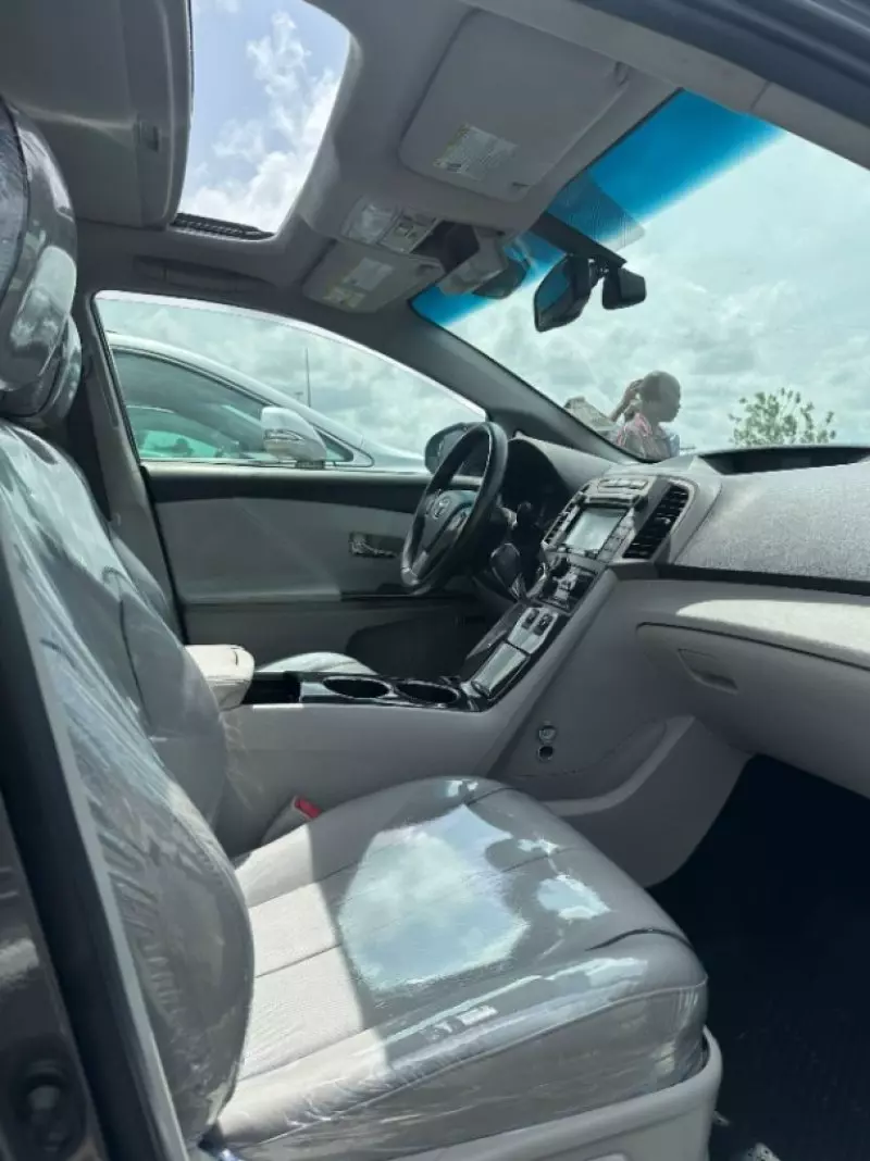 Toyota Venza   - 2015