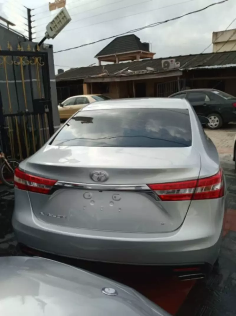 Toyota Avalon   - 2014