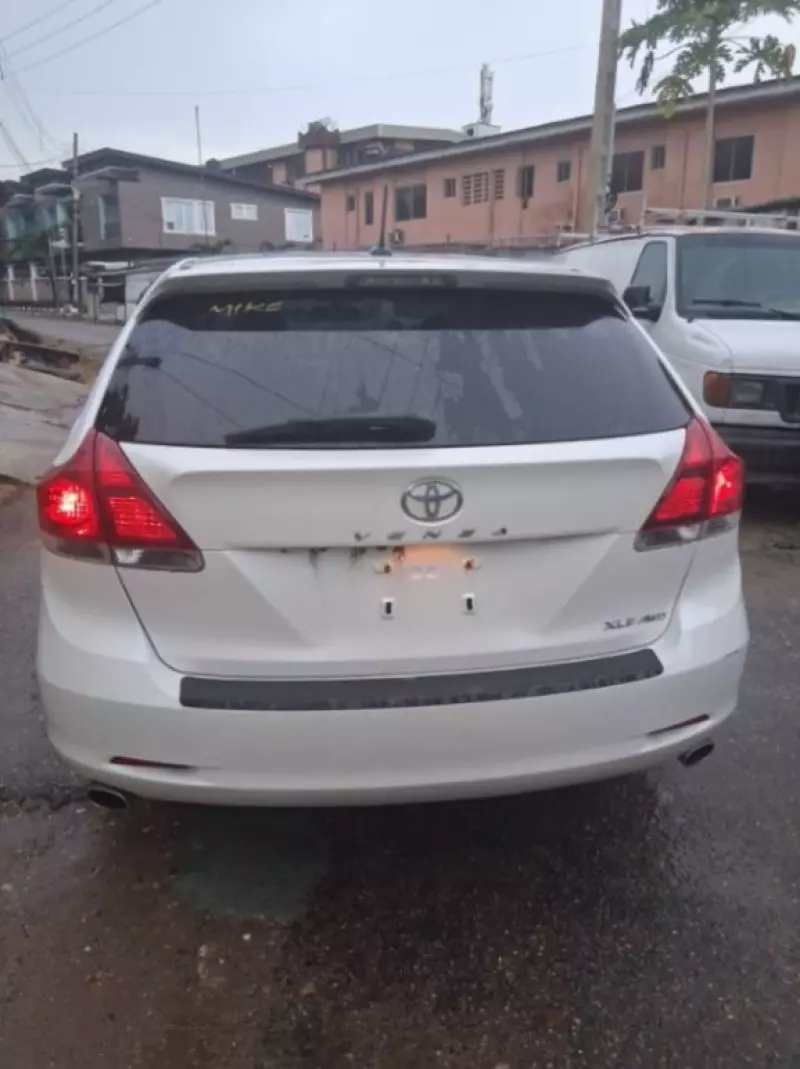 TOYOTA Venza   - 2015