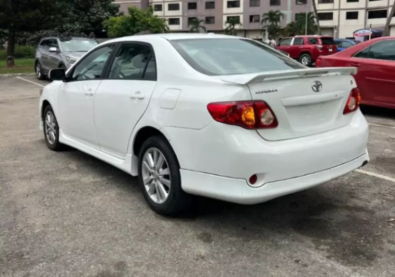 Toyota Corolla   - 2013