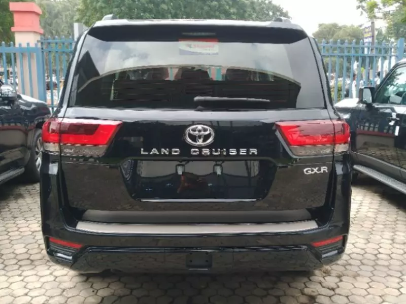 Toyota Land Cruiser   - 2024