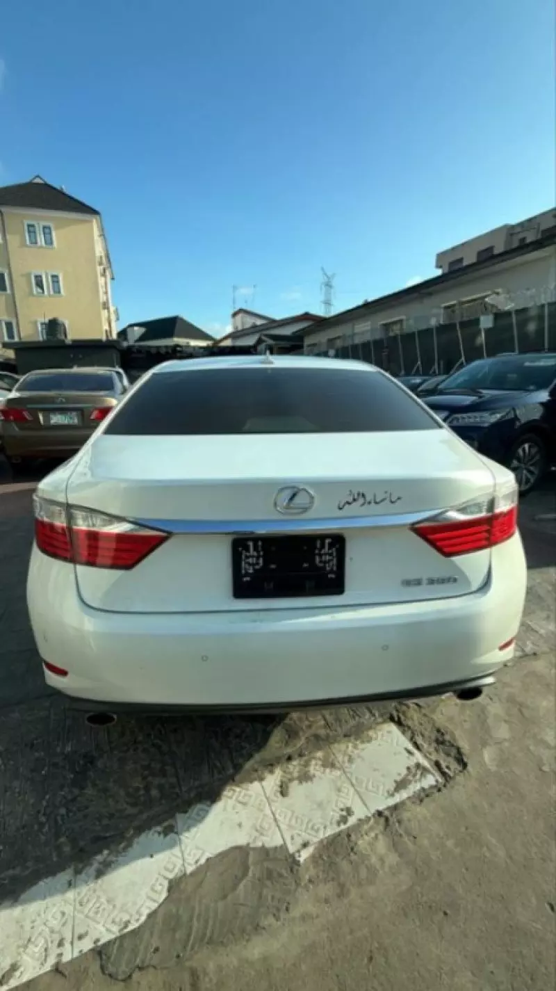 Lexus ES - 2013